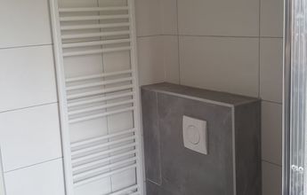 het toilet met de radiator